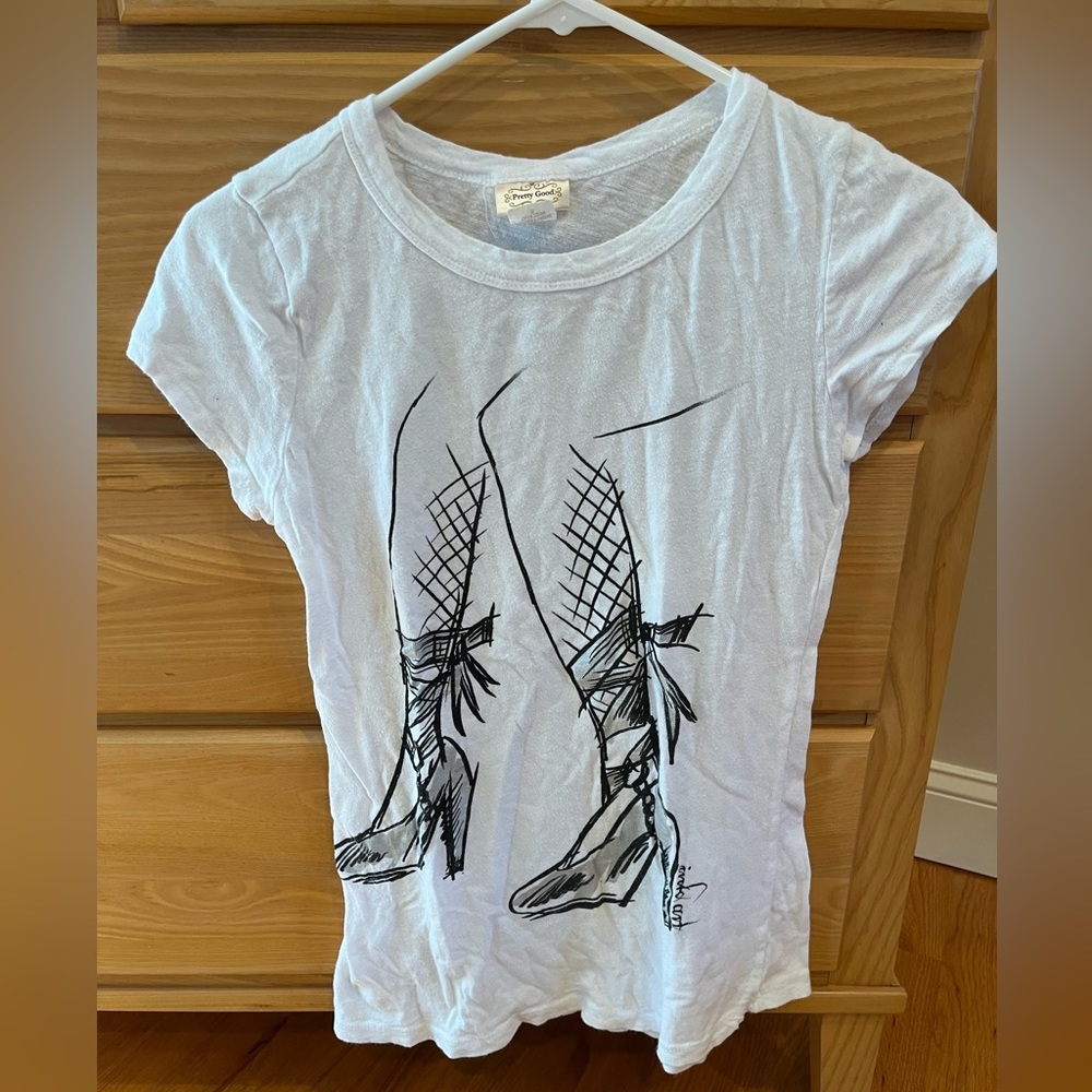 Pretty Good brand t-shirt Size small